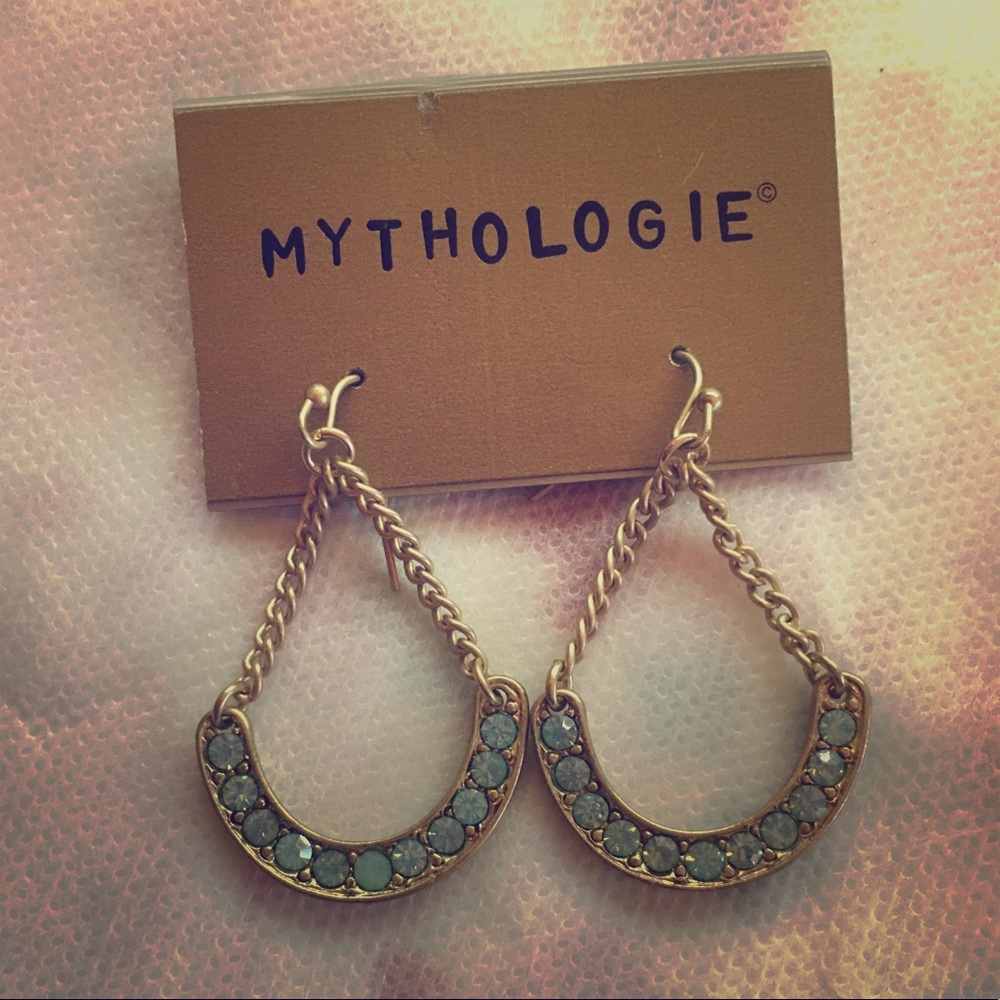 Gorgeous! Sea Blue Mythologie Crystal Earrings